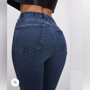 GOOD AMERICAN SOFT TECH GOOD LEG STRAIGHT JEANS SIZE 6